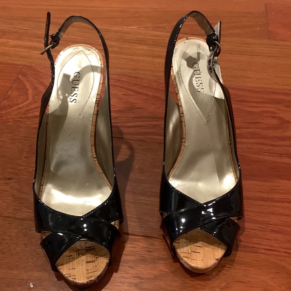 Guess Sz 9 black patent heels - Picture 5 of 7